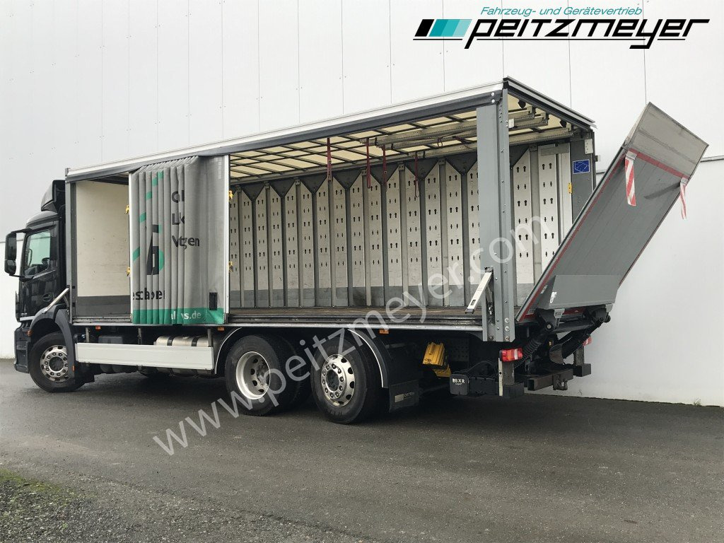 MERCEDES-BENZ Antos 2543 LL Getränke Schiebeplane Retarder, 2 x AHK, LBW 2 t., Lenkachse - Transporte de bebidas camión: foto 4 MERCEDES-BENZ Antos 2543 LL Getränke Schiebeplane Retarder, 2 x AHK, LBW 2 t., Lenkachse - Transporte de bebidas camión: foto 4