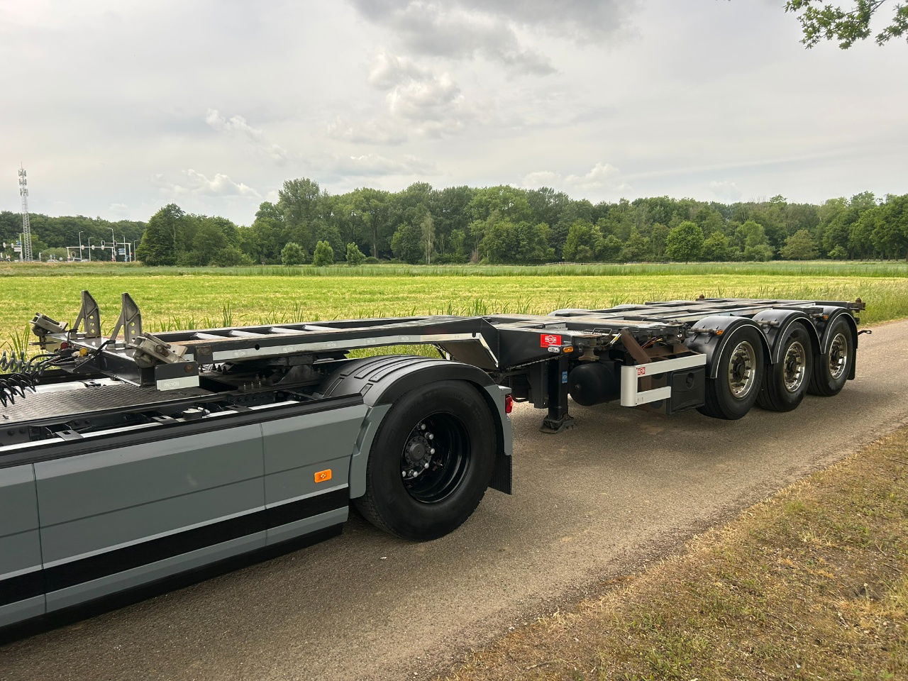 Pacton ET3 / Bpw Disc / Lifting axle / 2x20/30/40/45 ft hc / Tyres 80 / Tuf 3-20 - Portacontenedore/ Intercambiable semirremolque: foto 1 Pacton ET3 / Bpw Disc / Lifting axle / 2x20/30/40/45 ft hc / Tyres 80 / Tuf 3-20 - Portacontenedore/ Intercambiable semirremolque: foto 1