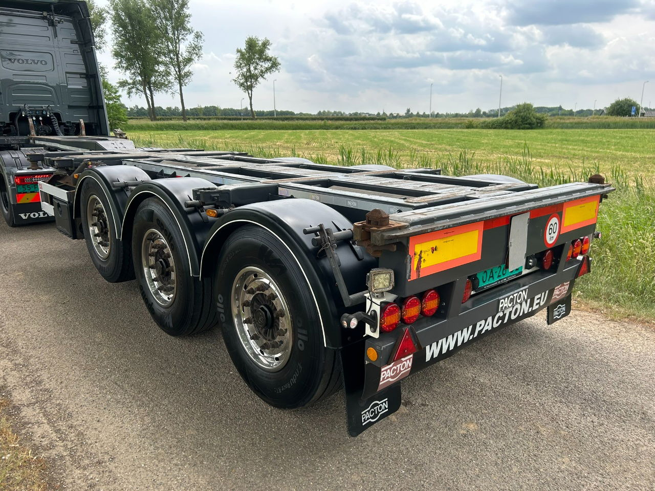 Pacton ET3 / Bpw Disc / Lifting axle / 2x20/30/40/45 ft hc / Tyres 80 / Tuf 3-20 - Portacontenedore/ Intercambiable semirremolque: foto 4 Pacton ET3 / Bpw Disc / Lifting axle / 2x20/30/40/45 ft hc / Tyres 80 / Tuf 3-20 - Portacontenedore/ Intercambiable semirremolque: foto 4