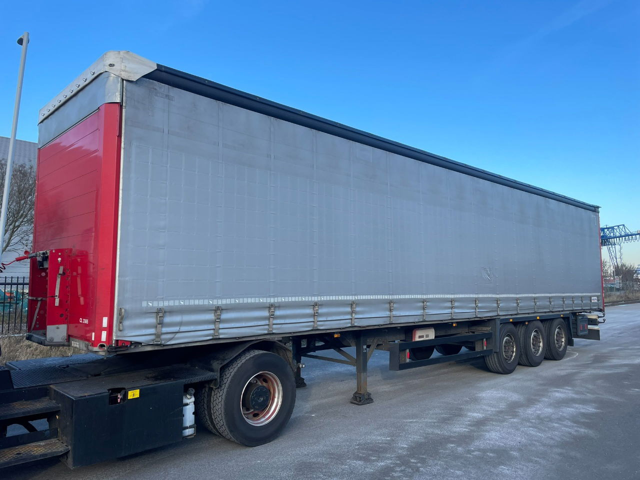 Schmitz Cargobull SCB-S3T EN 12642-XL Allu borden - disc brakes 2 x toolbox / tu - Semirremolque lona: foto 2 Schmitz Cargobull SCB-S3T EN 12642-XL Allu borden - disc brakes 2 x toolbox / tu - Semirremolque lona: foto 2