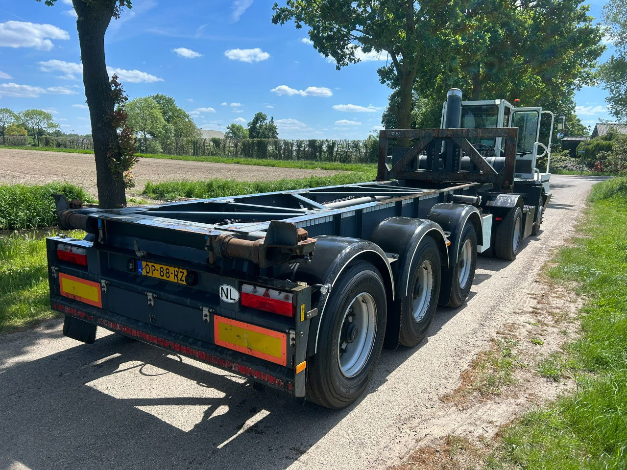 Van Hool 20 ft tipping / elect. 24 v / Tuf 3-2026 / Tyres 70 / Only 49500 km / t - Portacontenedore/ Intercambiable semirremolque: foto 2 Van Hool 20 ft tipping / elect. 24 v / Tuf 3-2026 / Tyres 70 / Only 49500 km / t - Portacontenedore/ Intercambiable semirremolque: foto 2