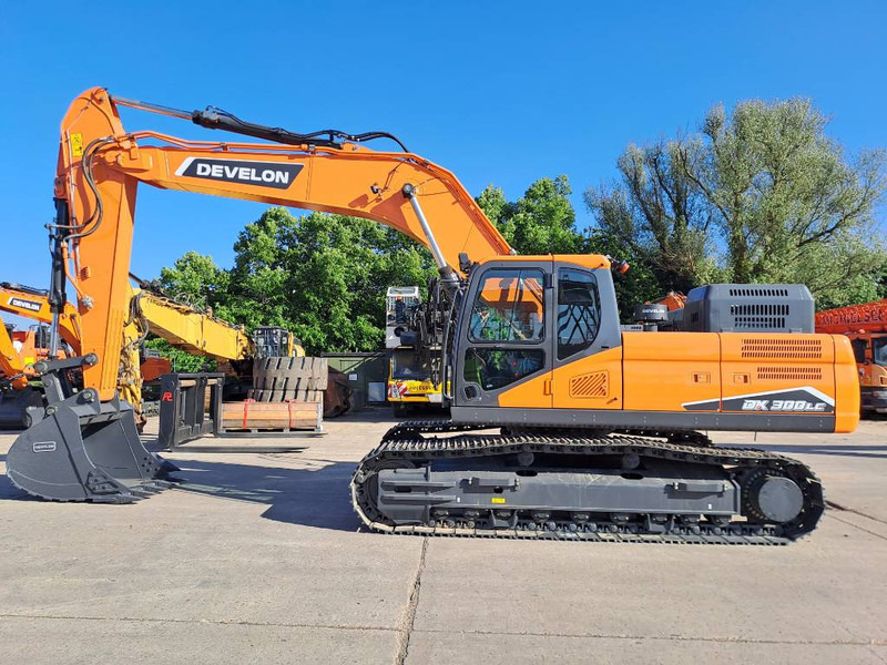 Develon DX 300 LC-7LC-7M (4 Pieces available) - Excavadora de cadenas: foto 1 Develon DX 300 LC-7LC-7M (4 Pieces available) - Excavadora de cadenas: foto 1