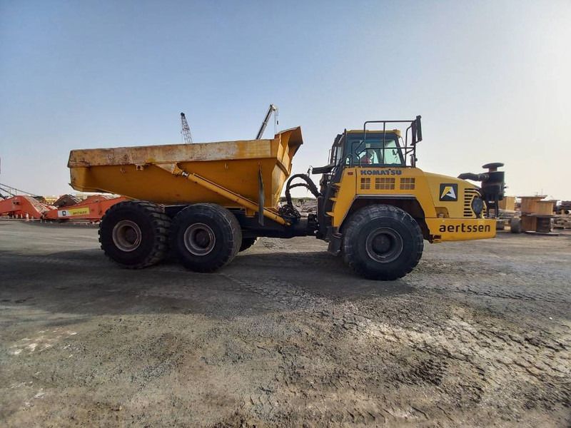 Komatsu HM400-3R (4 pcs available in Abu Dhabi) - Dúmper articulado: foto 3 Komatsu HM400-3R (4 pcs available in Abu Dhabi) - Dúmper articulado: foto 3