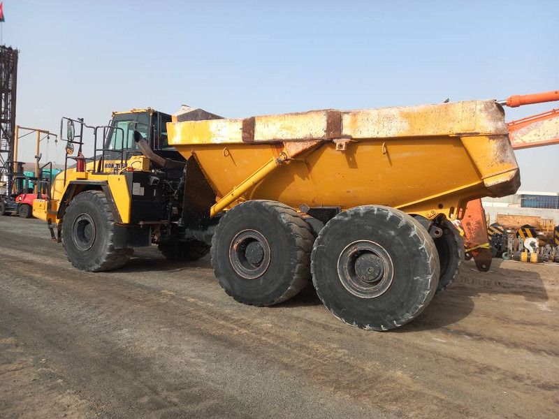 Komatsu HM400-3R (4 pcs available in Abu Dhabi) - Dúmper articulado: foto 3 Komatsu HM400-3R (4 pcs available in Abu Dhabi) - Dúmper articulado: foto 3