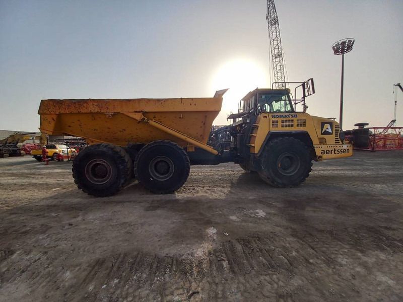 Komatsu HM400-3R (4 pcs available in Abu Dhabi) - Dúmper articulado: foto 3 Komatsu HM400-3R (4 pcs available in Abu Dhabi) - Dúmper articulado: foto 3