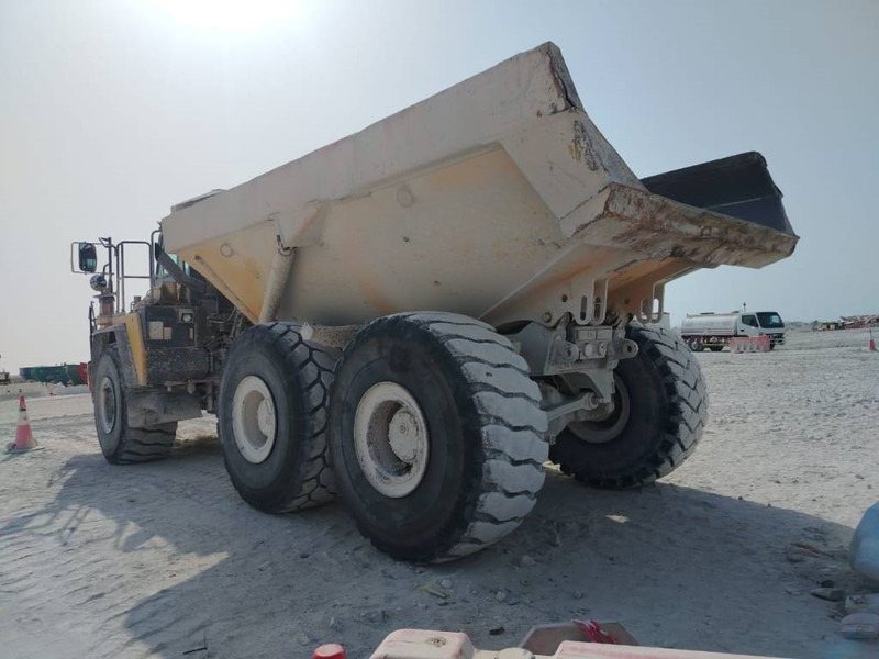Dúmper articulado Komatsu HM400-3R (4 pieces available in Abu Dhabi): foto 7