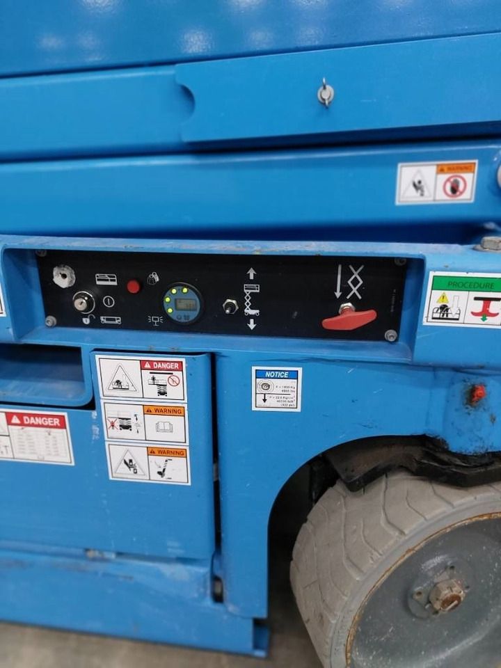 Haulotte Compact 14 - Plataforma de tijeras: foto 5 Haulotte Compact 14 - Plataforma de tijeras: foto 5