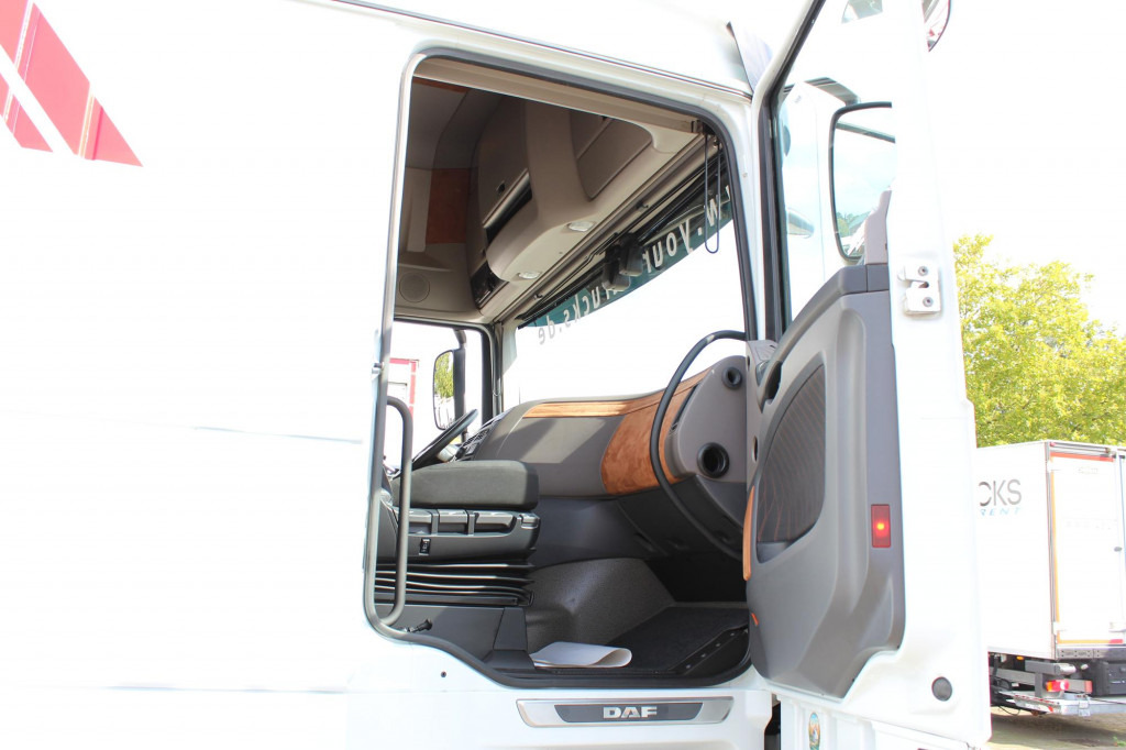 Daf 530 SSC Retarder Kühlbox 2 Tanks Standklima - Cabeza tractora: foto 3 Daf 530 SSC Retarder Kühlbox 2 Tanks Standklima - Cabeza tractora: foto 3