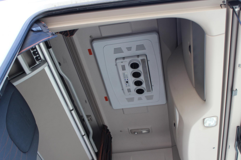 Daf 530 SSC Retarder Kühlbox 2 Tanks Standklima - Cabeza tractora: foto 4 Daf 530 SSC Retarder Kühlbox 2 Tanks Standklima - Cabeza tractora: foto 4