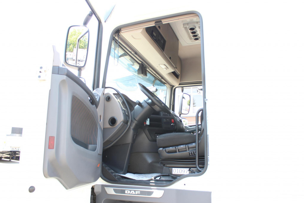 Daf XF 530 SC Retarder ACC LDWS Standklima Kühlbox - Cabeza tractora: foto 4 Daf XF 530 SC Retarder ACC LDWS Standklima Kühlbox - Cabeza tractora: foto 4