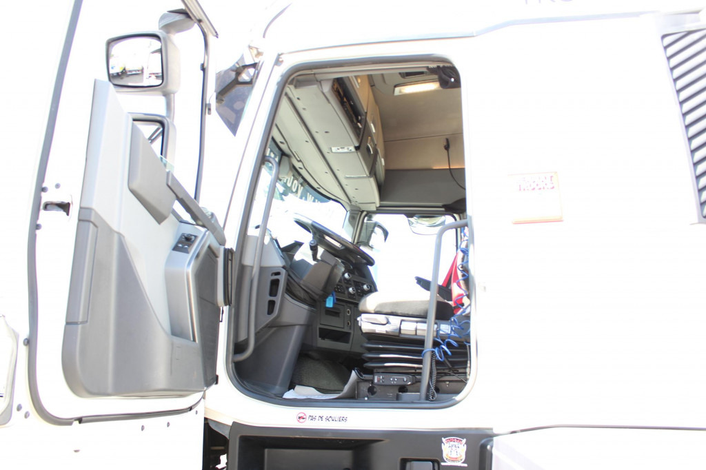 Renault T 520 E6 High Sleeper Retarder 2Tank Standklima - Cabeza tractora: foto 4 Renault T 520 E6 High Sleeper Retarder 2Tank Standklima - Cabeza tractora: foto 4