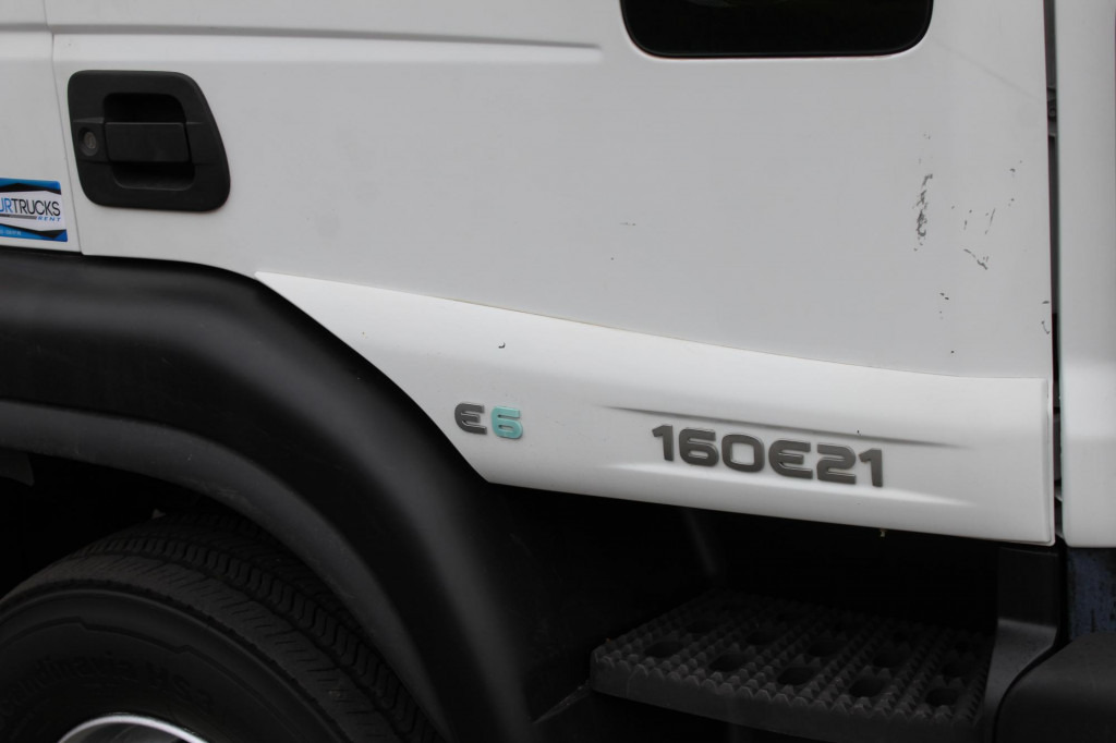 Iveco Eurocargo 160E210 E6 Koffer 6,9m Seiten Tür LBW - Camión caja cerrada: foto 4 Iveco Eurocargo 160E210 E6 Koffer 6,9m Seiten Tür LBW - Camión caja cerrada: foto 4