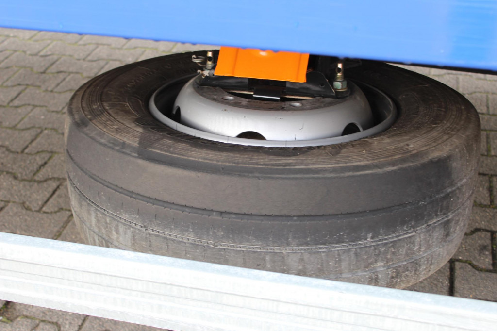 MAN TGL 12.220 Plane-Koffer 7,5 m LBW Klima 199TKm - Camión lona: foto 5 MAN TGL 12.220 Plane-Koffer 7,5 m LBW Klima 199TKm - Camión lona: foto 5