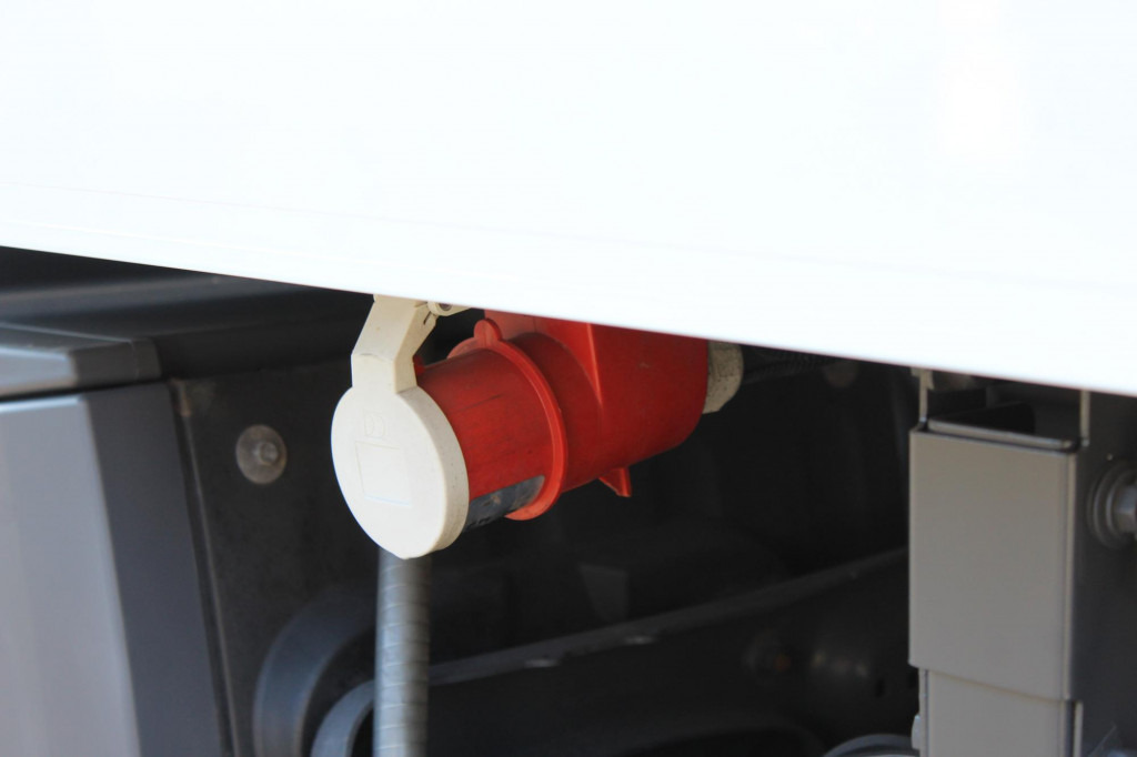 Mercedes-Benz Actros 1830 E6 TK T-1200R Multi Bi-Temp LBW AHK - Frigorífico camión: foto 4 Mercedes-Benz Actros 1830 E6 TK T-1200R Multi Bi-Temp LBW AHK - Frigorífico camión: foto 4