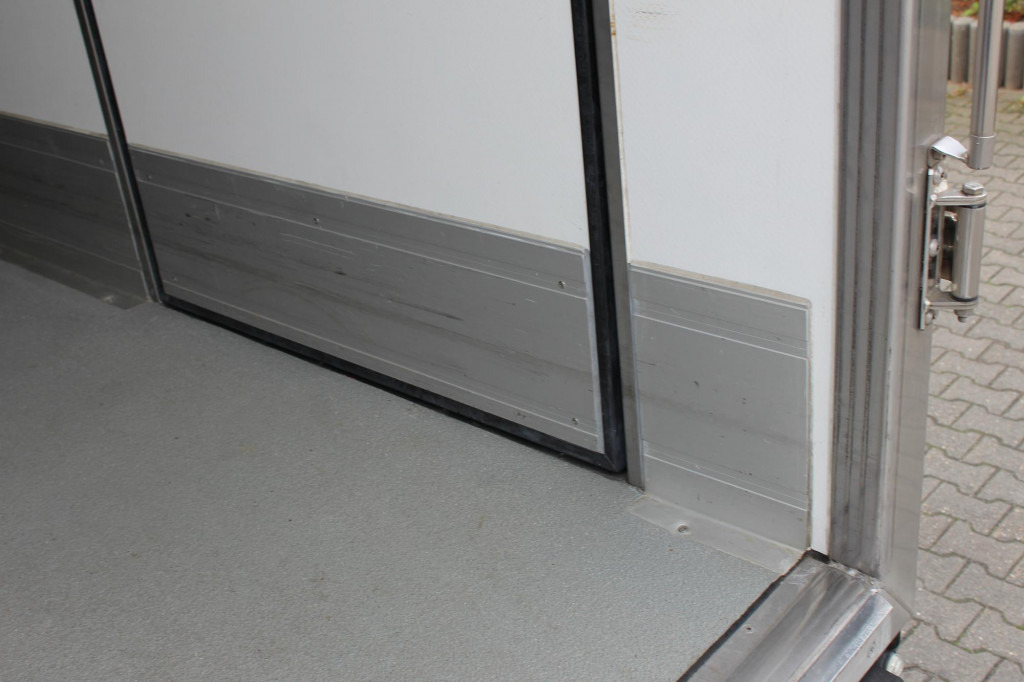 Mercedes-Benz Atego  1024 E6 TK T-1000R Strom Tür+LBW Nur 85Tkm - Frigorífico camión: foto 4 Mercedes-Benz Atego  1024 E6 TK T-1000R Strom Tür+LBW Nur 85Tkm - Frigorífico camión: foto 4