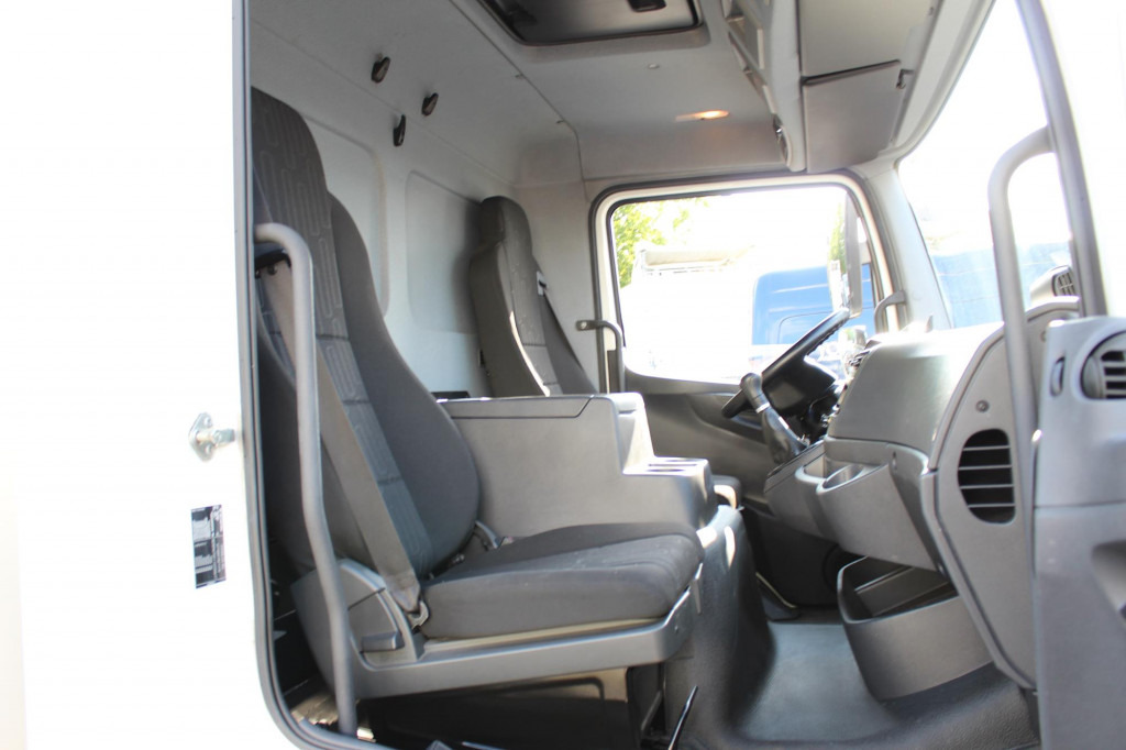 Mercedes-Benz Atego 818 E6 Koffer 6m Klima LDW Schalter LBW - Furgoneta: foto 3 Mercedes-Benz Atego 818 E6 Koffer 6m Klima LDW Schalter LBW - Furgoneta: foto 3