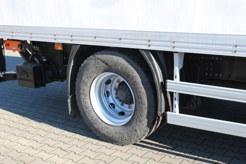 Camión caja cerrada Renault D  280E6 Wide Koffer LBW: foto 7