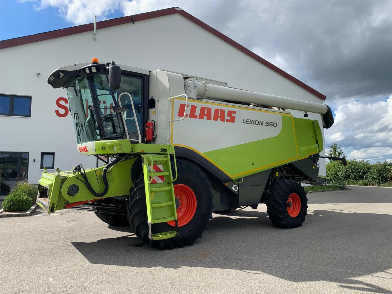 CLAAS Lexion 550 mit Schneidwerk V660, 3D und Klimaautomatik, gepflegter Zustand, Baujahr 2009 - Cosechadora de granos: foto 2 CLAAS Lexion 550 mit Schneidwerk V660, 3D und Klimaautomatik, gepflegter Zustand, Baujahr 2009 - Cosechadora de granos: foto 2