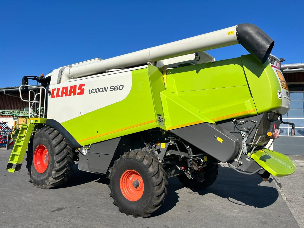 CLAAS Lexion 550 mit Schneidwerk V750, mit 3D, Baujahr 2009, guter gepflegter Zustand - Cosechadora de granos: foto 3 CLAAS Lexion 550 mit Schneidwerk V750, mit 3D, Baujahr 2009, guter gepflegter Zustand - Cosechadora de granos: foto 3