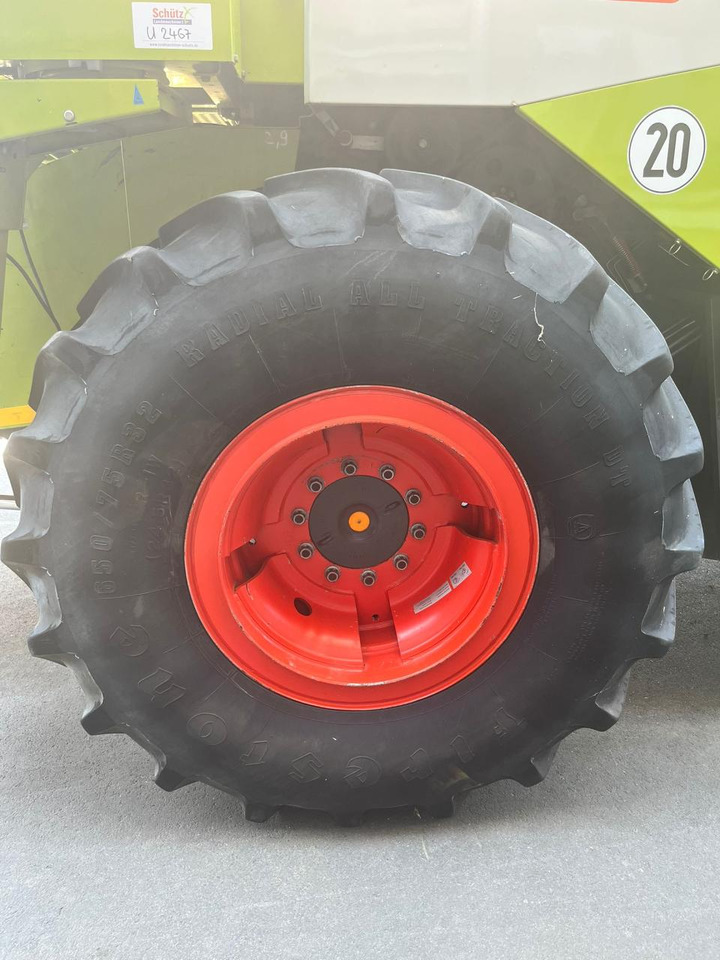 CLAAS Lexion verstärkte 10-Loch Felgen mit Reifen 650/75 R32 - Cosechadora de granos: foto 5 CLAAS Lexion verstärkte 10-Loch Felgen mit Reifen 650/75 R32 - Cosechadora de granos: foto 5