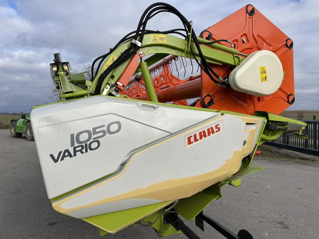 CLAAS Schneidwerk Claas Vario V1050 mit LED Laserpilot links und rechts, Transportwagen 40 km/h - Cabezal de grano: foto 3 CLAAS Schneidwerk Claas Vario V1050 mit LED Laserpilot links und rechts, Transportwagen 40 km/h - Cabezal de grano: foto 3