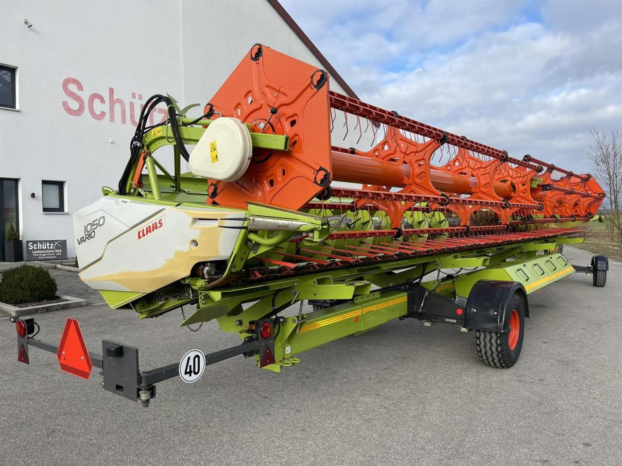 CLAAS Schneidwerk Claas Vario V1050 mit LED Laserpilot links und rechts, Transportwagen 40 km/h - Cabezal de grano: foto 2 CLAAS Schneidwerk Claas Vario V1050 mit LED Laserpilot links und rechts, Transportwagen 40 km/h - Cabezal de grano: foto 2