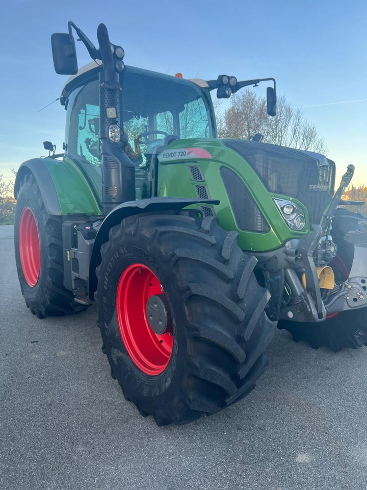 Fendt Vario 720 Profi Plus S4, FZW, FKH, GPS, 4800 Bh, neue Hinterreifen, FINANZIERUNG MÖGLICH - Tractor: foto 3 Fendt Vario 720 Profi Plus S4, FZW, FKH, GPS, 4800 Bh, neue Hinterreifen, FINANZIERUNG MÖGLICH - Tractor: foto 3