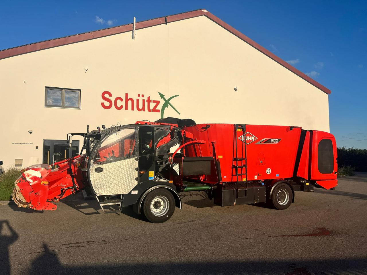Kuhn 14.2 CS / Futtermischwagen / 2 Schnecken - Desensiladora: foto 1 Kuhn 14.2 CS / Futtermischwagen / 2 Schnecken - Desensiladora: foto 1