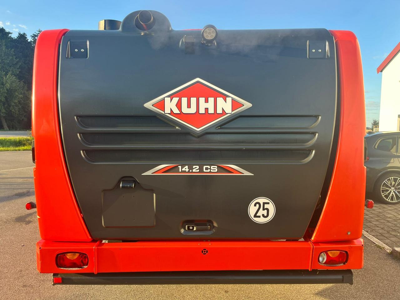 Kuhn 14.2 CS / Futtermischwagen / 2 Schnecken - Desensiladora: foto 4 Kuhn 14.2 CS / Futtermischwagen / 2 Schnecken - Desensiladora: foto 4