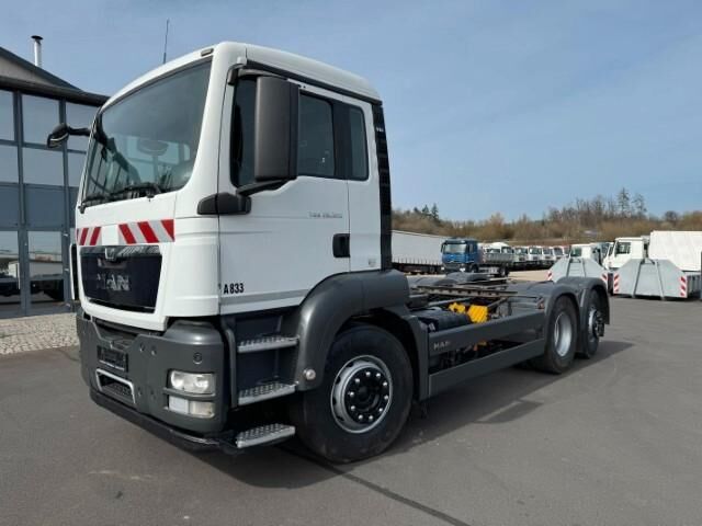 MAN TGS 26.320 6x2 Lift, Lenk - Chasis camión: foto 1 MAN TGS 26.320 6x2 Lift, Lenk - Chasis camión: foto 1