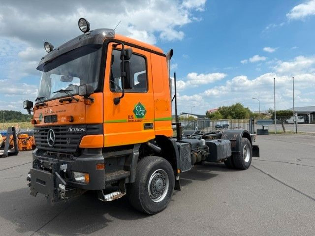 Mercedes-Benz Actros 2031 4x4 Hydraulik + Wechselsystem - Chasis camión: foto 1 Mercedes-Benz Actros 2031 4x4 Hydraulik + Wechselsystem - Chasis camión: foto 1