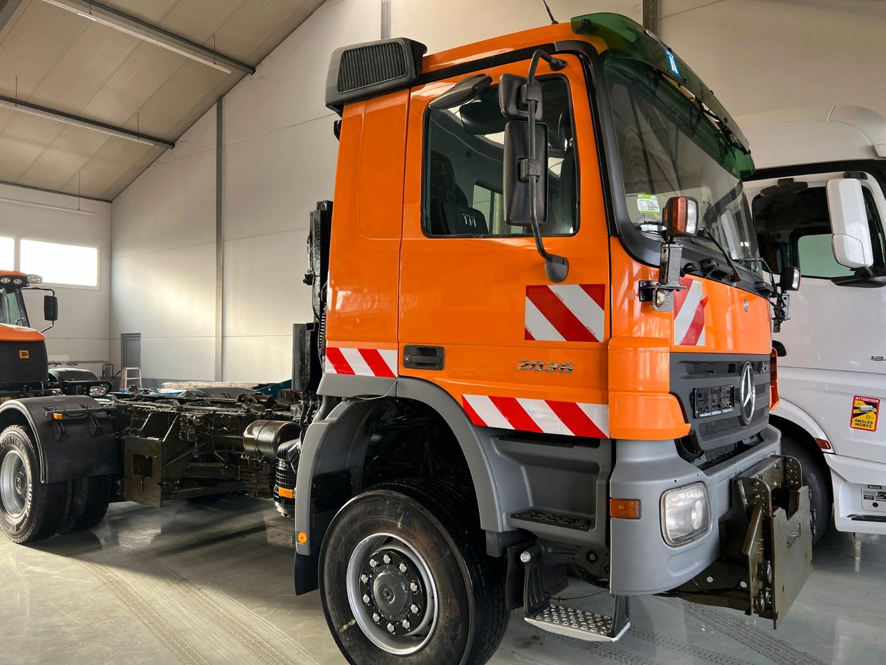 Mercedes-Benz Actros 2036 4x4 DautelWechselsystem Winterdienst Mercedes-Benz Actros 2036 4x4 DautelWechselsystem Winterdienst - Chasis camión: foto 2 Mercedes-Benz Actros 2036 4x4 DautelWechselsystem Winterdienst Mercedes-Benz Actros 2036 4x4 DautelWechselsystem Winterdienst - Chasis camión: foto 2