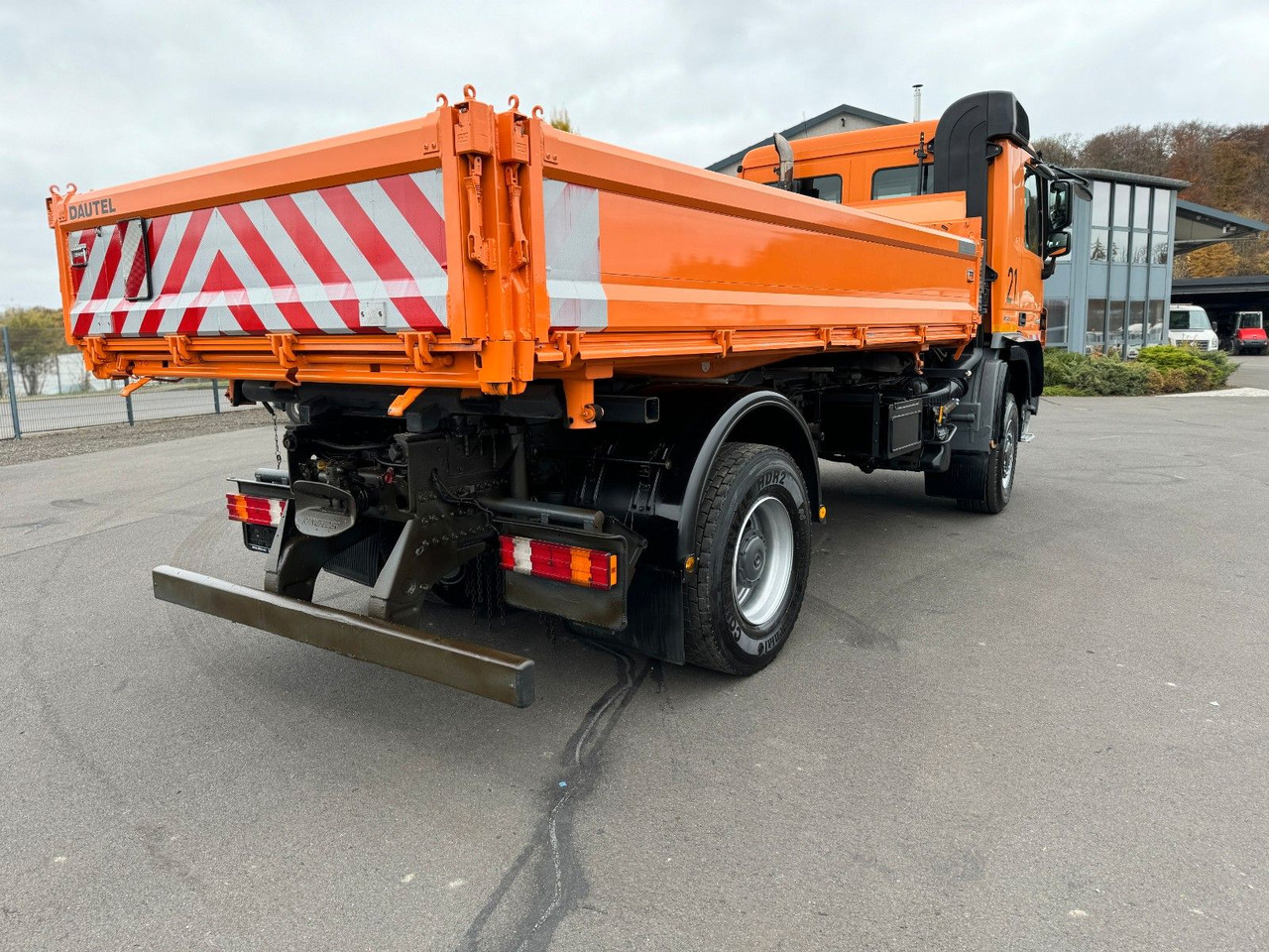 Mercedes-Benz Actros 2036 4x4 Meiler Kipper Winterdienst Euro5 Mercedes-Benz Actros 2036 4x4 Meiller Kipper Winterdienst E 5 - Volquete camión: foto 4 Mercedes-Benz Actros 2036 4x4 Meiler Kipper Winterdienst Euro5 Mercedes-Benz Actros 2036 4x4 Meiller Kipper Winterdienst E 5 - Volquete camión: foto 4