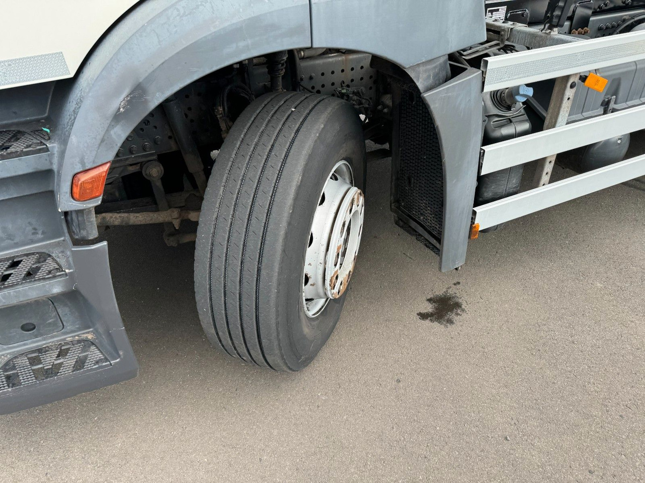 Mercedes-Benz Antos 2533 6x2 Faun Rotopress 520 / Euro 6 Mercedes-Benz Antos 2533 6x2 Faun Rotopress 520 / Euro 6 - Camión de basura: foto 2 Mercedes-Benz Antos 2533 6x2 Faun Rotopress 520 / Euro 6 Mercedes-Benz Antos 2533 6x2 Faun Rotopress 520 / Euro 6 - Camión de basura: foto 2