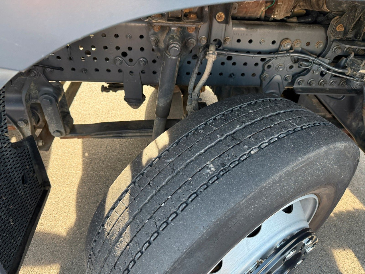 Leasing financiero de  Mercedes-Benz Arocs 3236 8x2 Faun Rotopress 525 C Delta Lift leasing Mercedes-Benz Arocs 3236 8x2 Faun Rotopress 525 C Delta Lift: foto 14