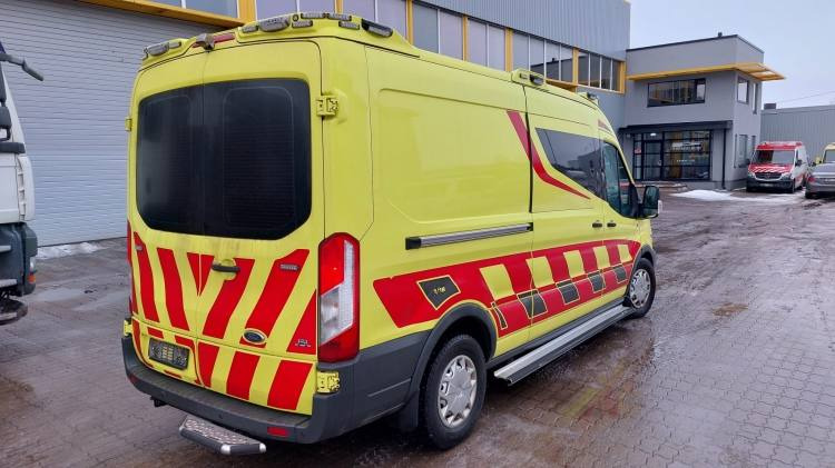 FORD TRANSIT 2,0TDI AMBULANCE KLIMA 1.2018 EURO 6, 3 UNITS - Ambulancia: foto 3 FORD TRANSIT 2,0TDI AMBULANCE KLIMA 1.2018 EURO 6, 3 UNITS - Ambulancia: foto 3