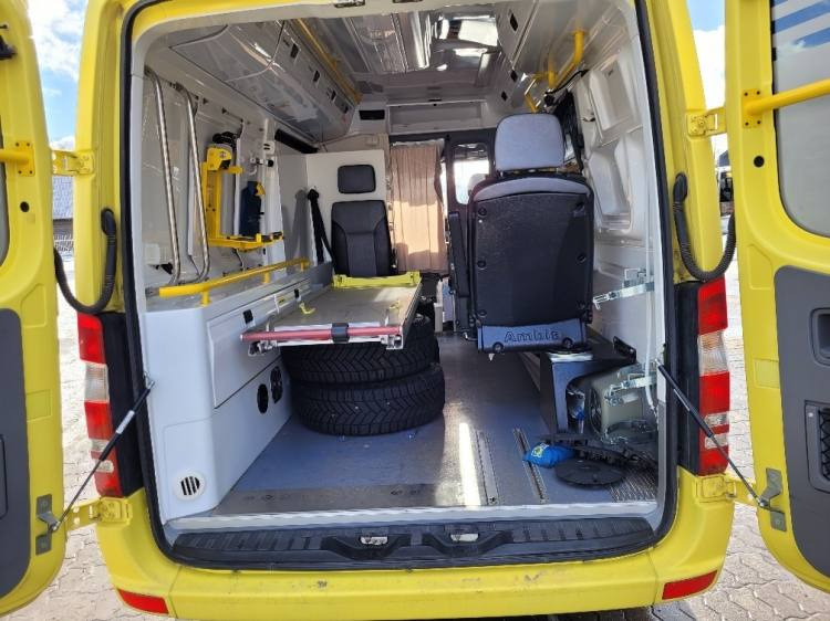 MERCEDES – BENZ SPRINTER 3.0D AMBULANCE (PROFILE) KLIMA 2.2016 EURO 6 - Ambulancia: foto 4 MERCEDES – BENZ SPRINTER 3.0D AMBULANCE (PROFILE) KLIMA 2.2016 EURO 6 - Ambulancia: foto 4