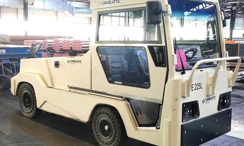 Charlatte TE225 - Tractor de equipaje: foto 1 Charlatte TE225 - Tractor de equipaje: foto 1