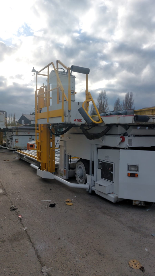 FMC loader Commander 15 Universal Main Deck - Cargadora de contenedores/ Palets: foto 5 FMC loader Commander 15 Universal Main Deck - Cargadora de contenedores/ Palets: foto 5