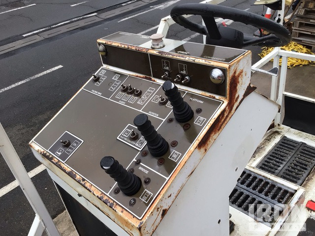 FMC loader Commander 15 Universal Main Deck - Cargadora de contenedores/ Palets: foto 4 FMC loader Commander 15 Universal Main Deck - Cargadora de contenedores/ Palets: foto 4