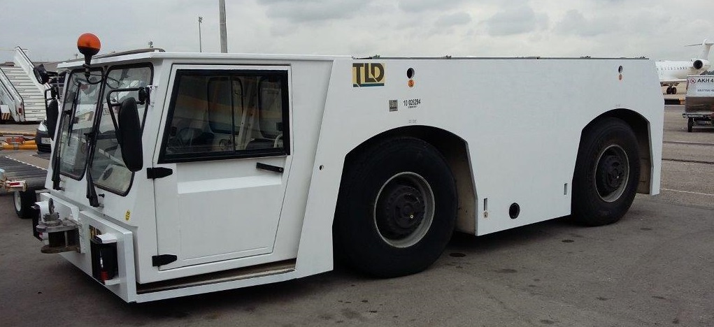 Pushback Tractor TLD TMX400-30 - Remolcador de aviones: foto 2 Pushback Tractor TLD TMX400-30 - Remolcador de aviones: foto 2