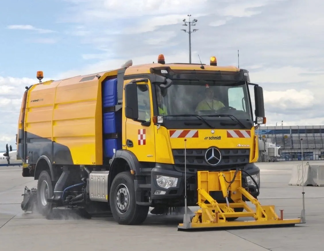 Runway Sweeper Schmidt AS990 - Barredora vial: foto 5 Runway Sweeper Schmidt AS990 - Barredora vial: foto 5