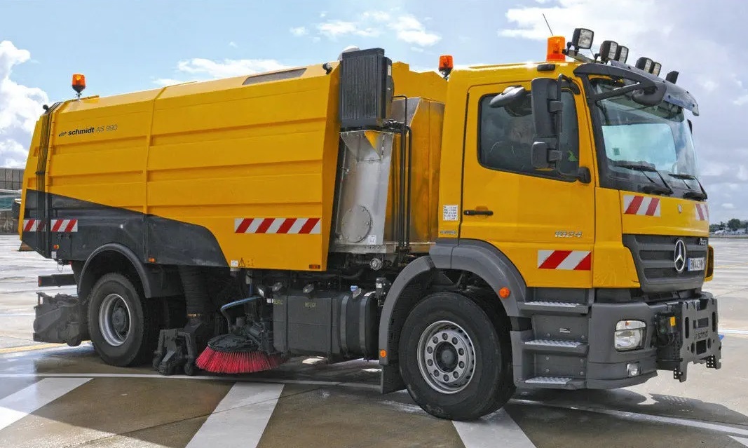 Runway Sweeper Schmidt AS990 - Barredora vial: foto 3 Runway Sweeper Schmidt AS990 - Barredora vial: foto 3