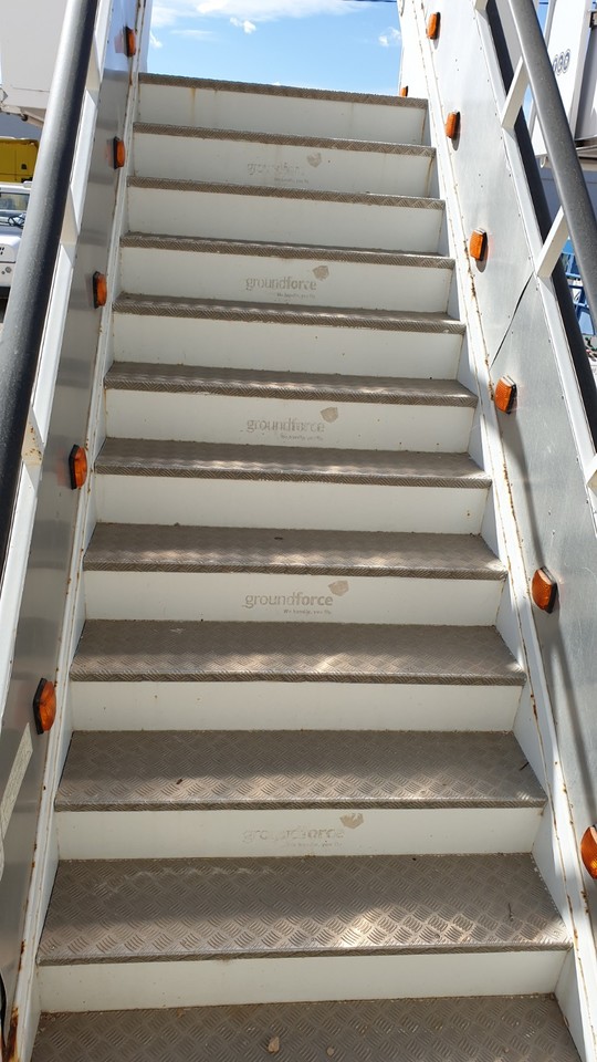 TEMG Pax Stairs TG2244 - Escalera de pasajeros: foto 3 TEMG Pax Stairs TG2244 - Escalera de pasajeros: foto 3