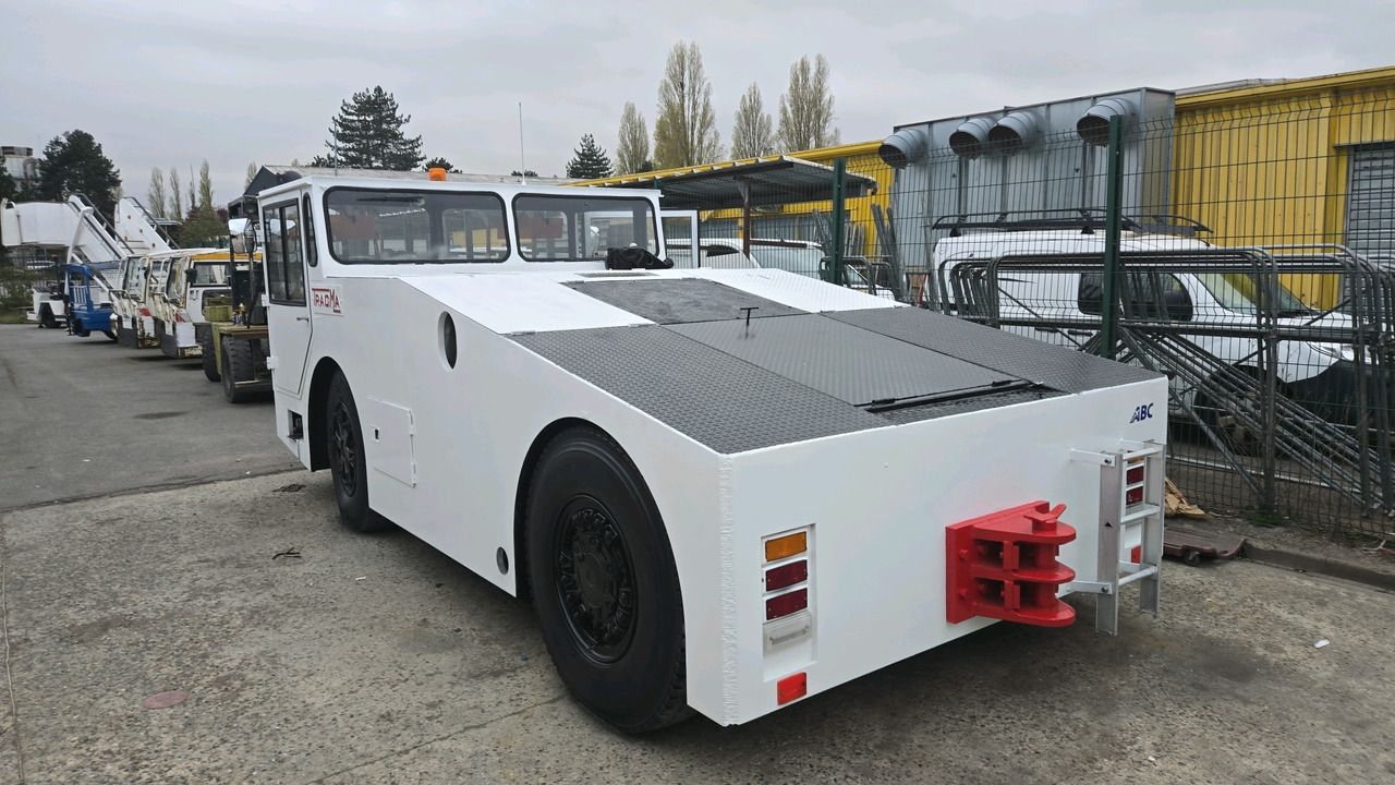 TLD Tracma TM1800 - Remolcador de aviones: foto 3 TLD Tracma TM1800 - Remolcador de aviones: foto 3