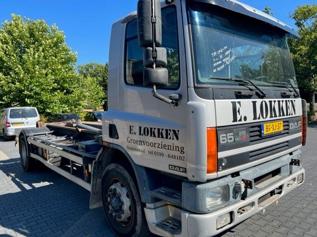 DAF 65.210 FA65.210 - Portacontenedore/ Intercambiable camión: foto 2 DAF 65.210 FA65.210 - Portacontenedore/ Intercambiable camión: foto 2