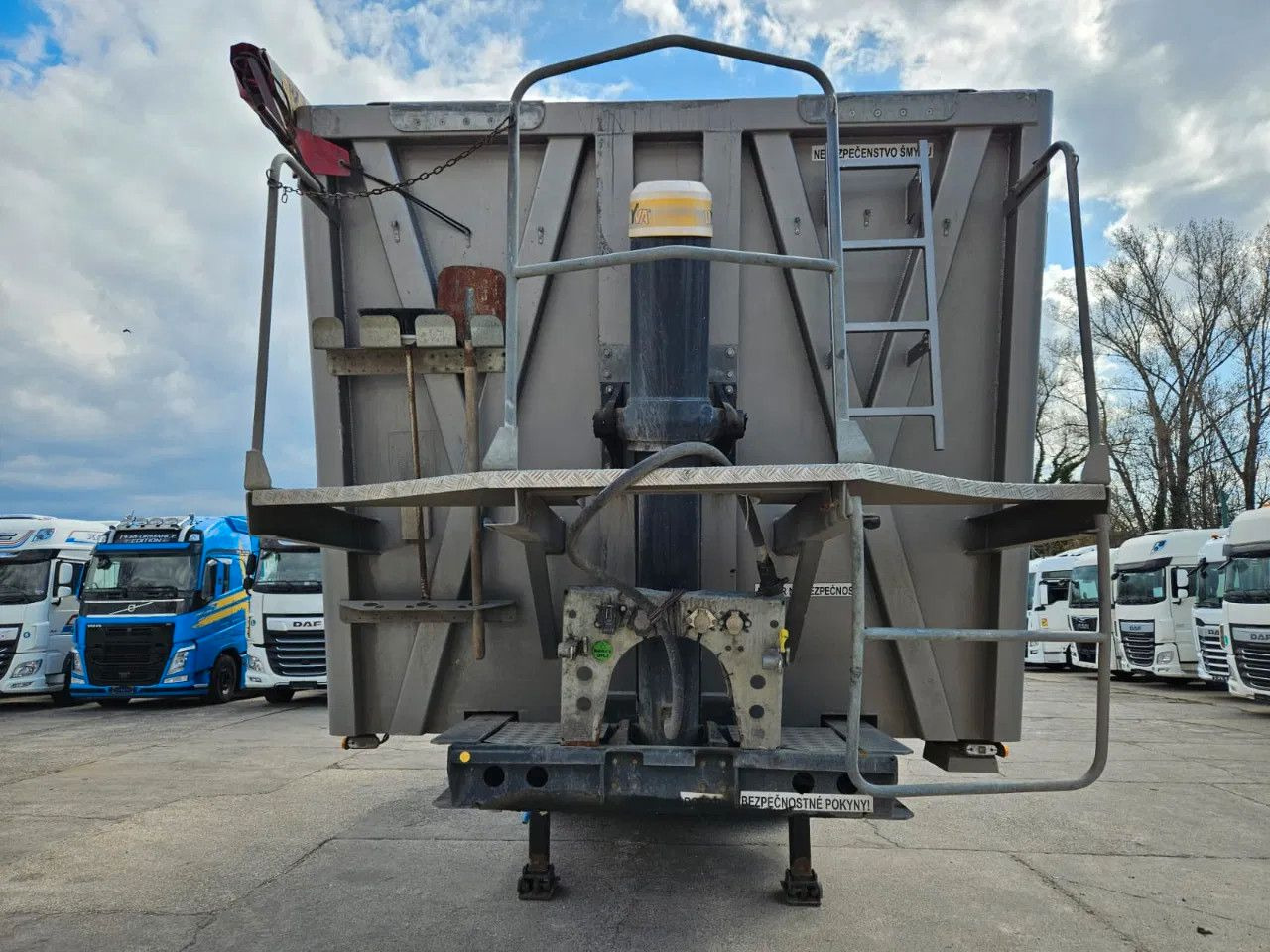 Bodex KIS3B - Volquete semirremolque: foto 3 Bodex KIS3B - Volquete semirremolque: foto 3
