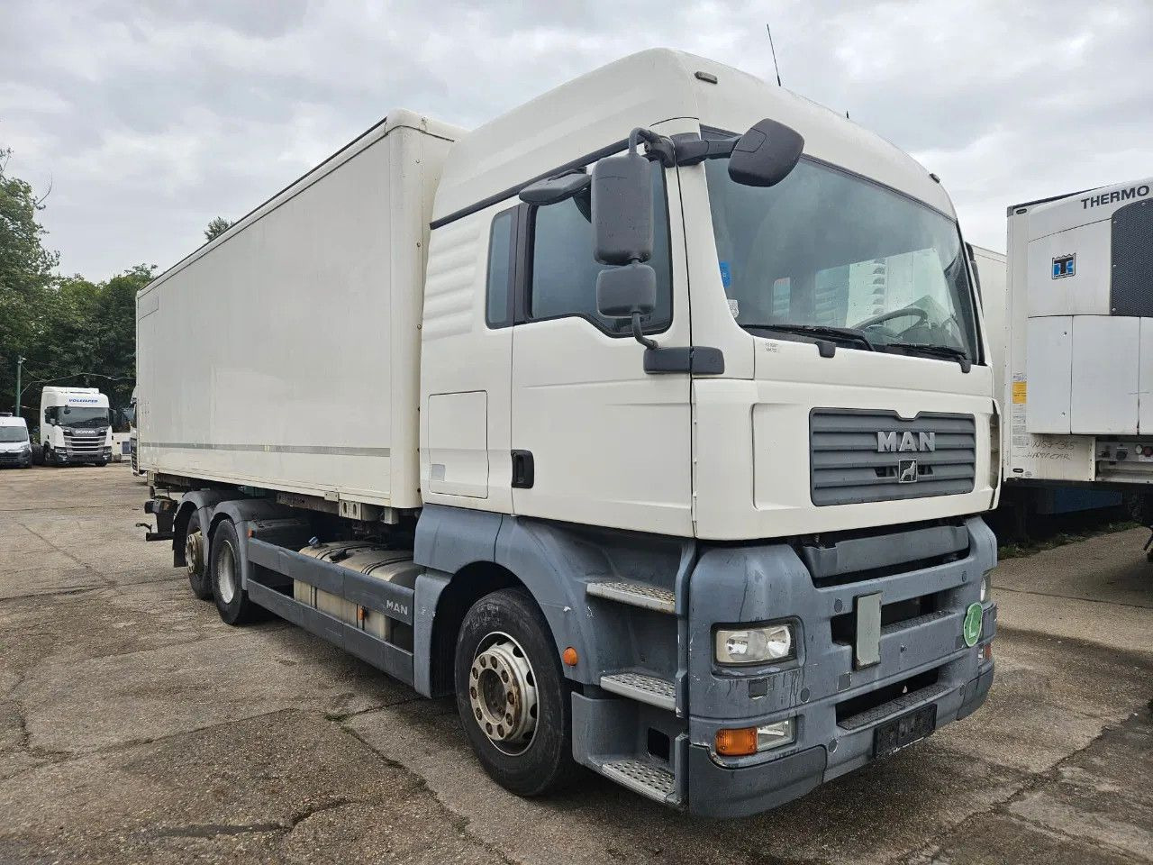 MAN TGA 26.400 BDF Tail Lift Euro5, New Smart2 Tacho - Portacontenedore/ Intercambiable camión: foto 2 MAN TGA 26.400 BDF Tail Lift Euro5, New Smart2 Tacho - Portacontenedore/ Intercambiable camión: foto 2