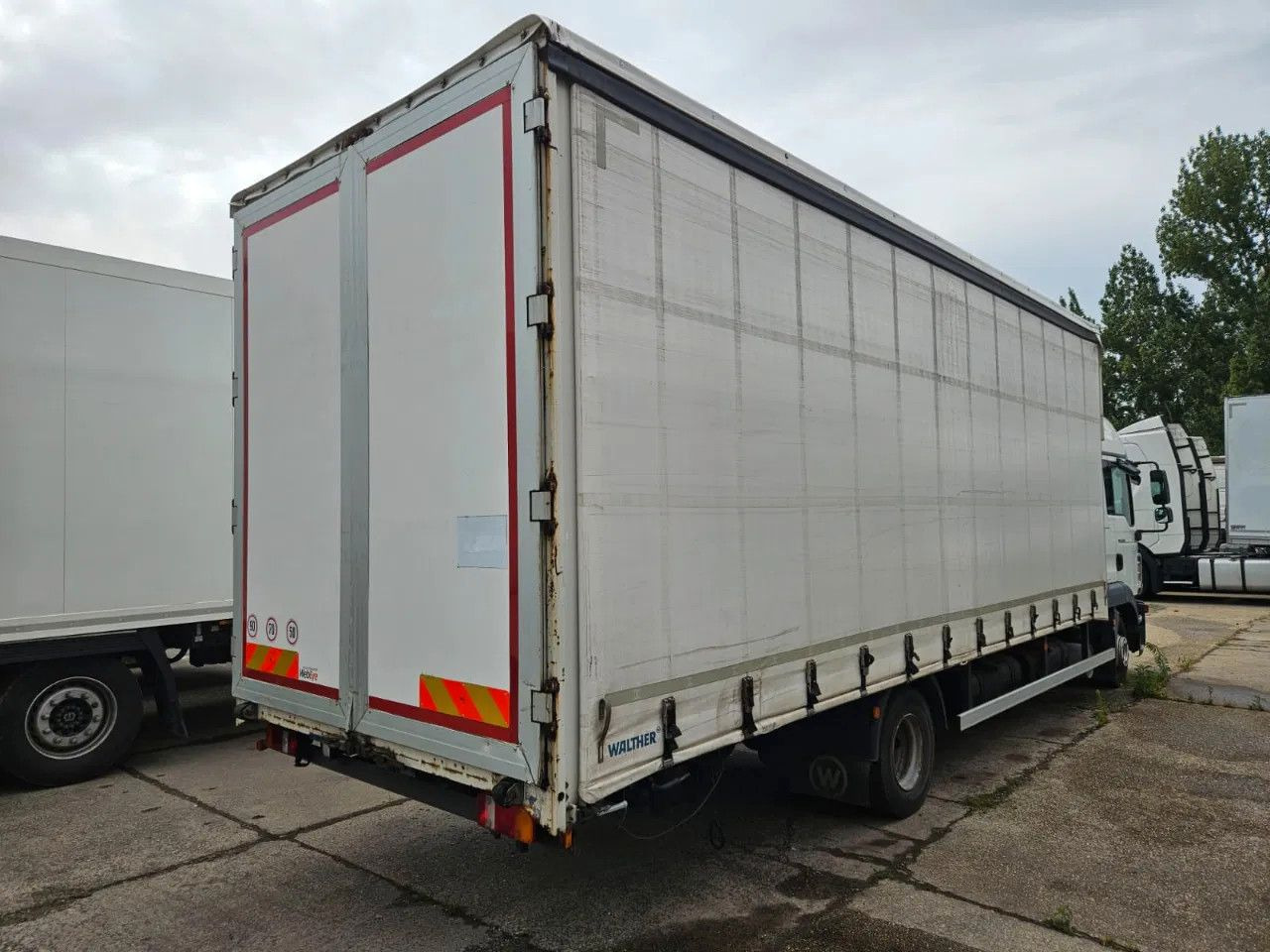 MAN TGL 8.220 4x2 BL Euro 5 EEV - Camión lona: foto 4 MAN TGL 8.220 4x2 BL Euro 5 EEV - Camión lona: foto 4