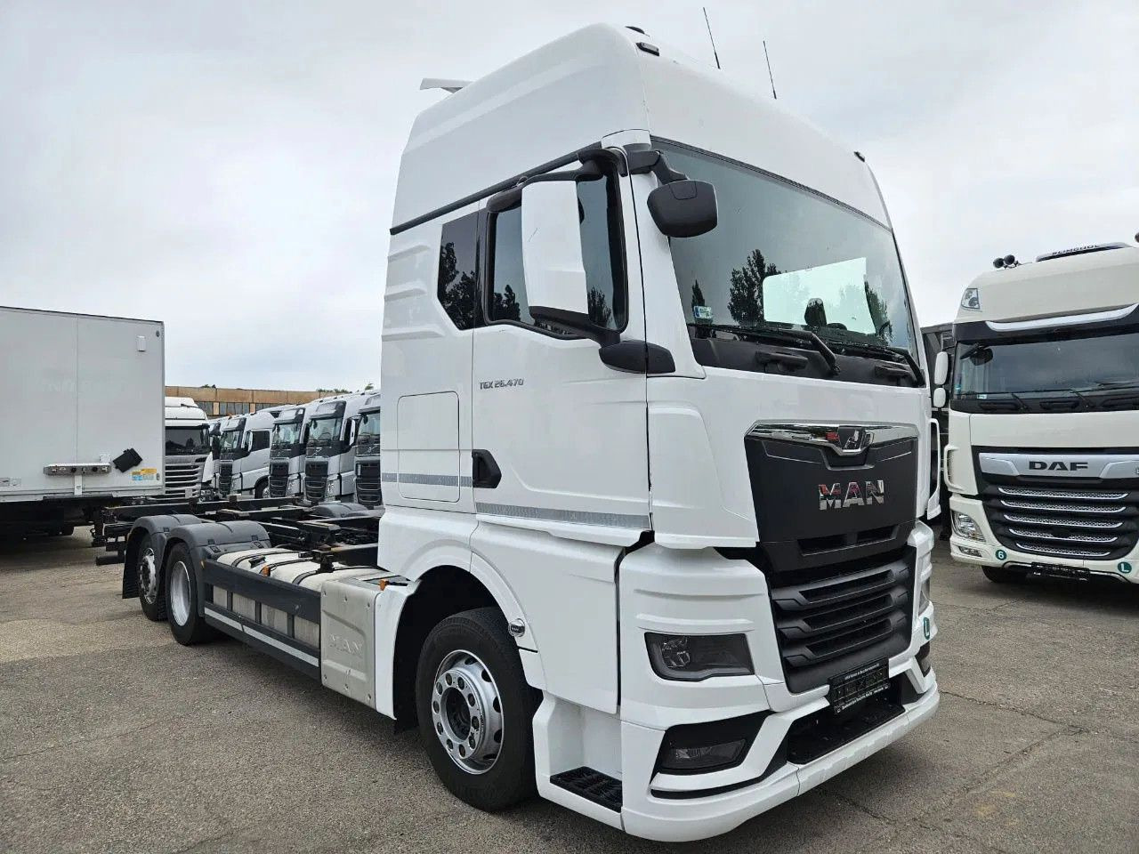 MAN TGX 26.470 XXL BDF 6x2 2 units, NAVI, Lift Axle - Portacontenedore/ Intercambiable camión: foto 2 MAN TGX 26.470 XXL BDF 6x2 2 units, NAVI, Lift Axle - Portacontenedore/ Intercambiable camión: foto 2